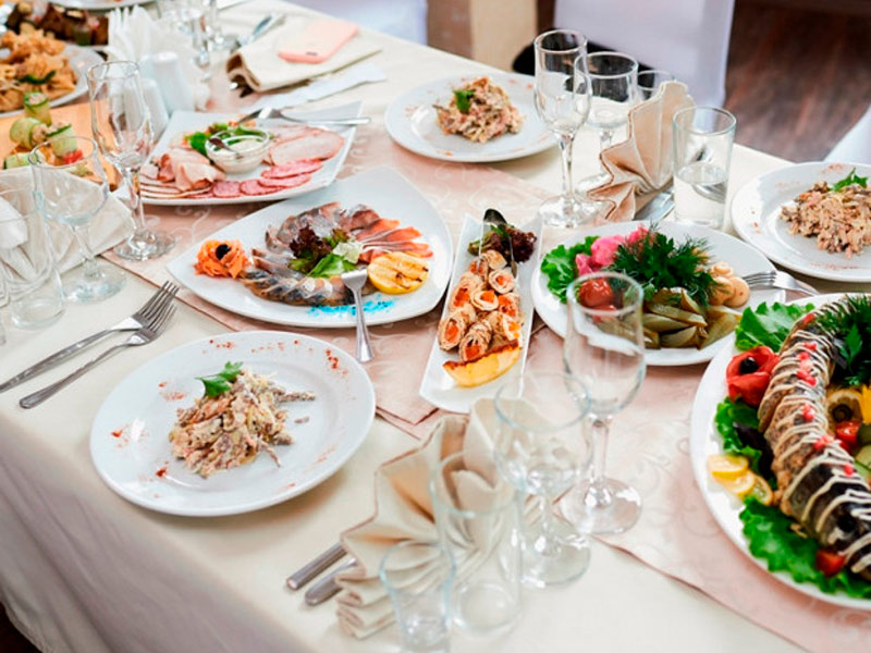 Скатерть прямоугольная бежевая «Жаккард»