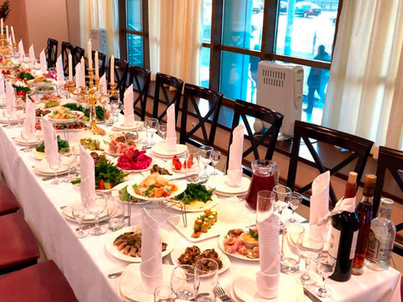 Скатерть прямоугольная белая