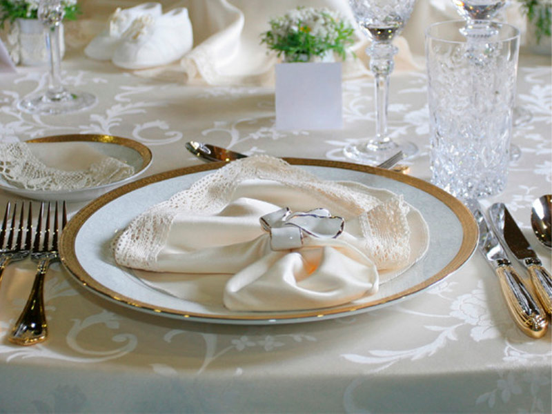 Скатерть прямоугольная белая «Жаккард»