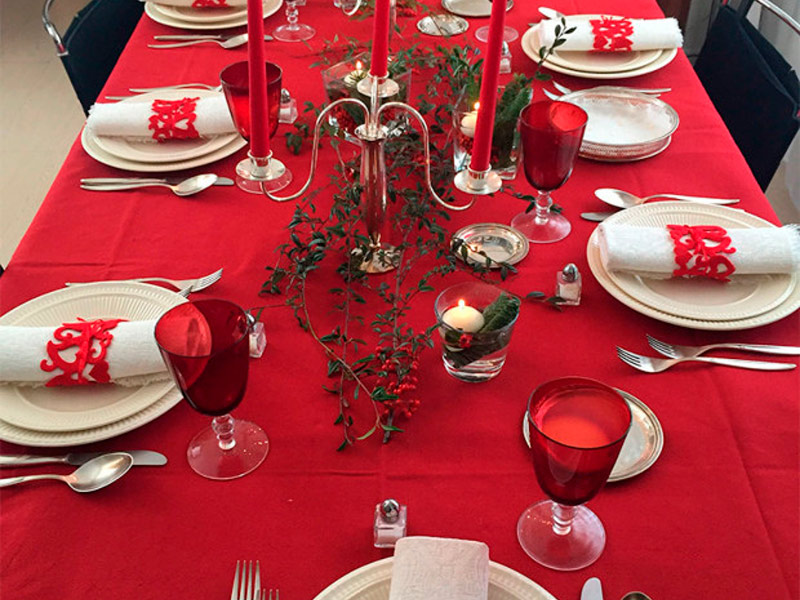 Скатерть прямоугольная красная
