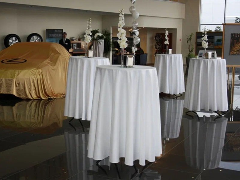 Скатерть белая круглая для коктейльного стола