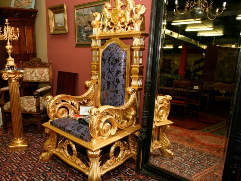 Средневековый трон