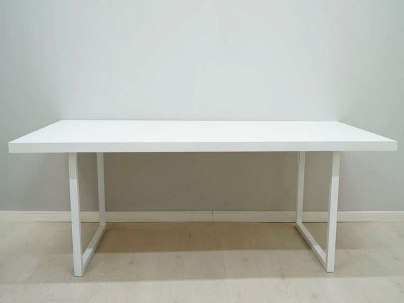 Стол для переговоров белый