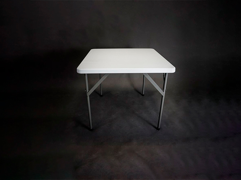 Стол квадратный