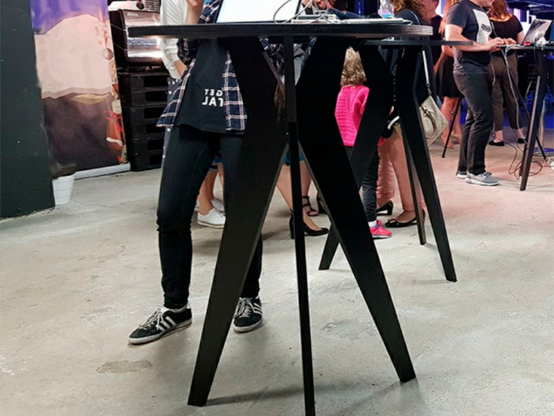 Коктейльный столик Tripod (Черный)