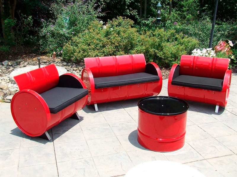 Стол журнальный из бочки красный