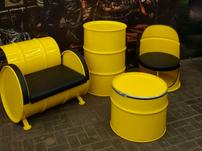 Стол журнальный из бочки жёлтый