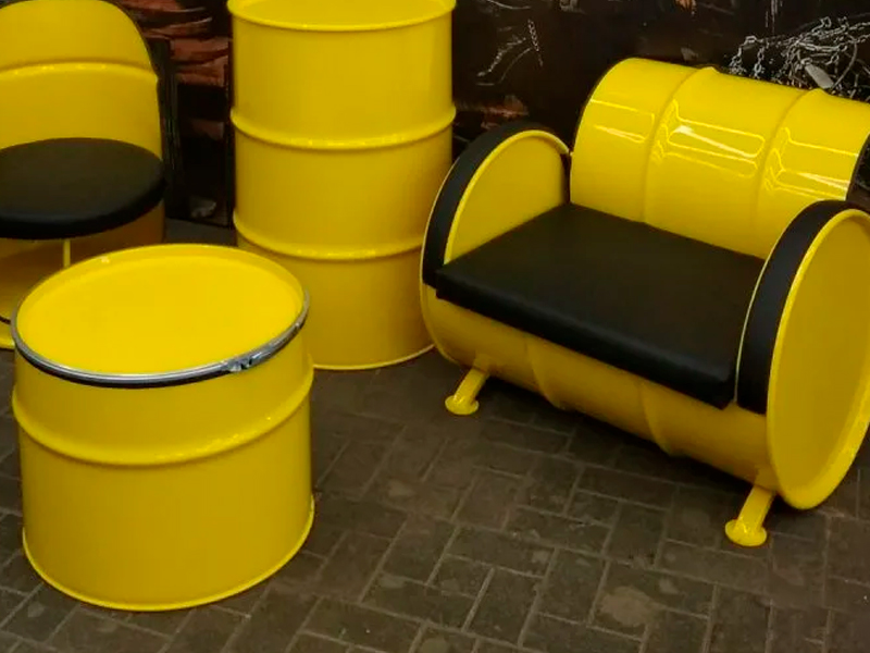 Стол журнальный из бочки жёлтый