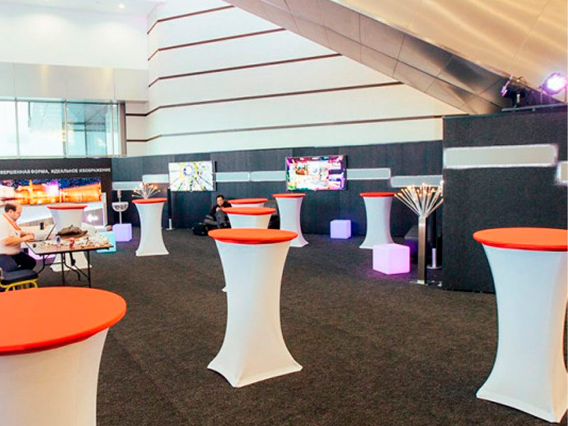 Стрейч наперон «Шапочка» для коктейльного стола красный