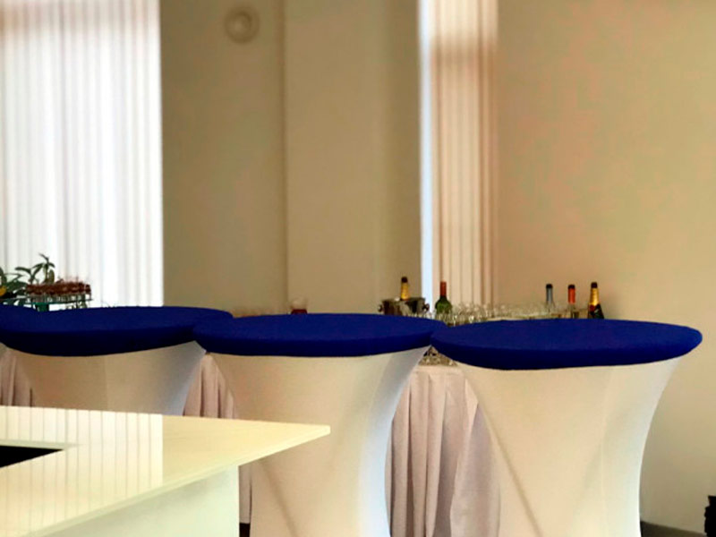 Стрейч наперон «Шапочка» для коктейльного стола синий