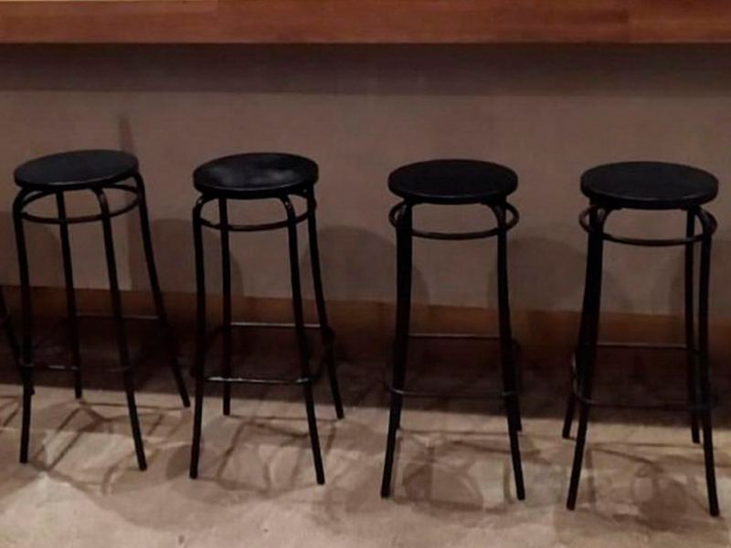 Стул барный чёрный металлический