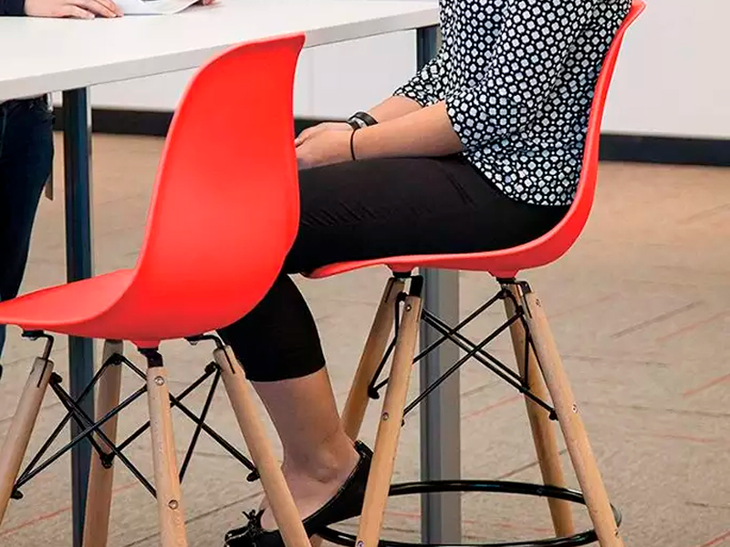 Стул барный Eames красный