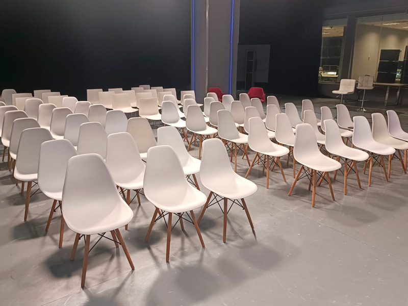 Стул Eames белый