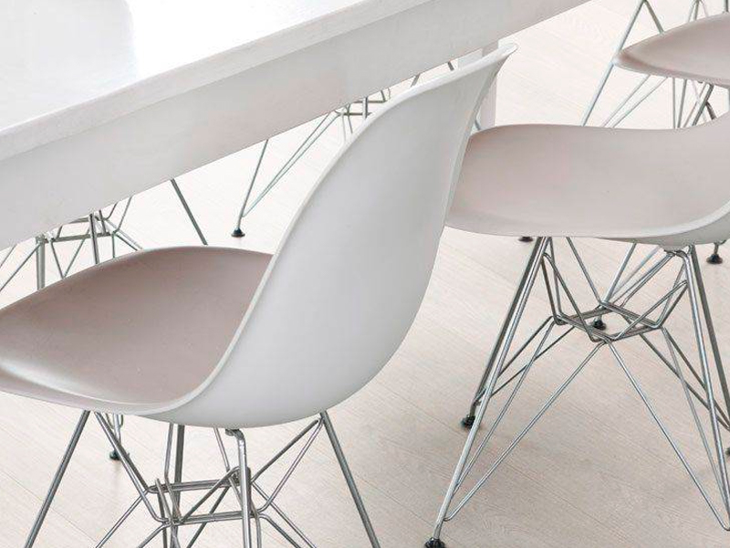 Стул Eames металл белый