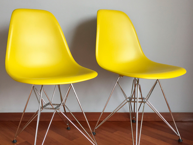 Стул Eames металл жёлтый