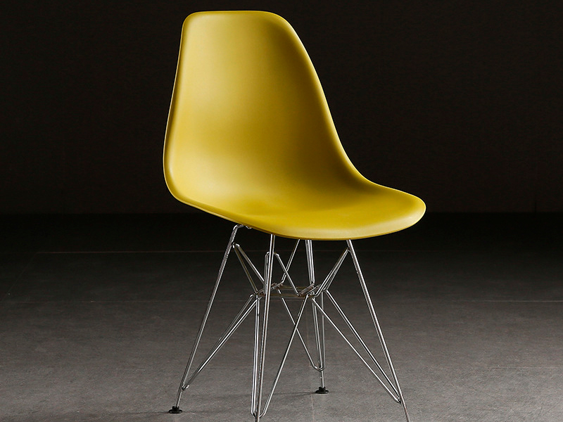 Стул Eames металл жёлтый
