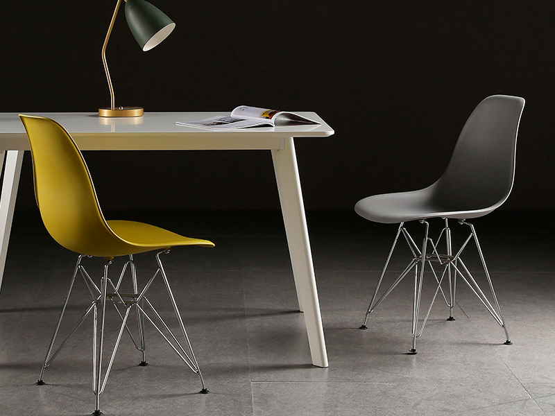 Стул Eames металл жёлтый