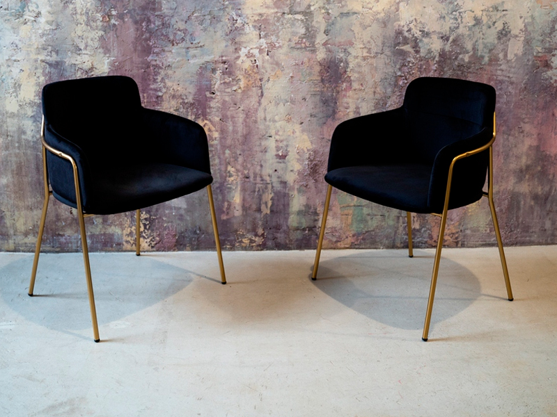 Стул-кресло Strike Black