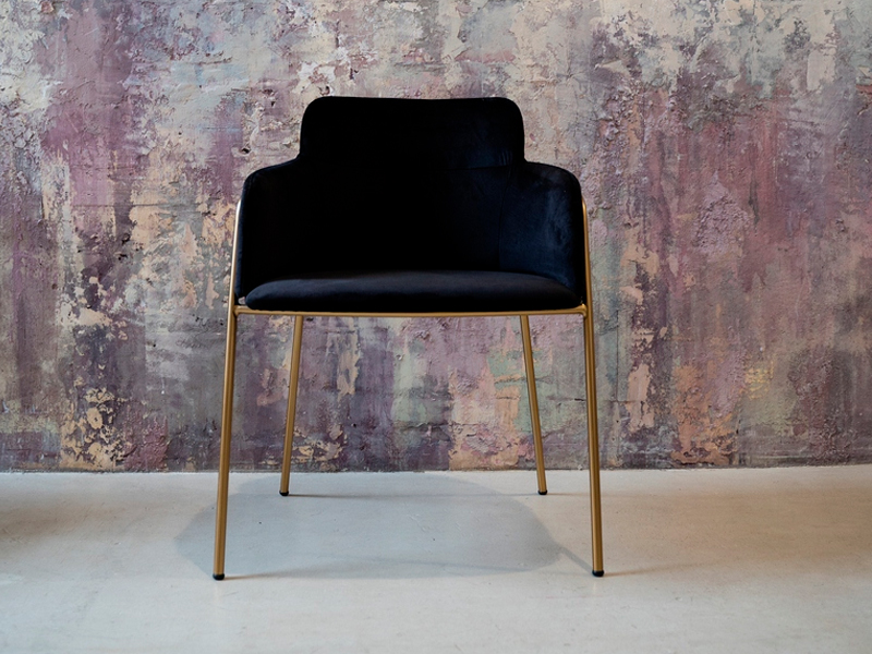 Стул-кресло Strike Black