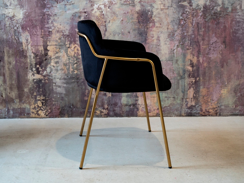 Стул-кресло Strike Black