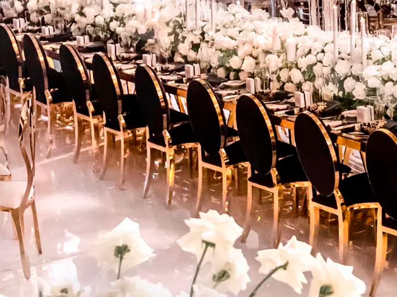 Стул Laval Gold с обивкой из чёрного бархата