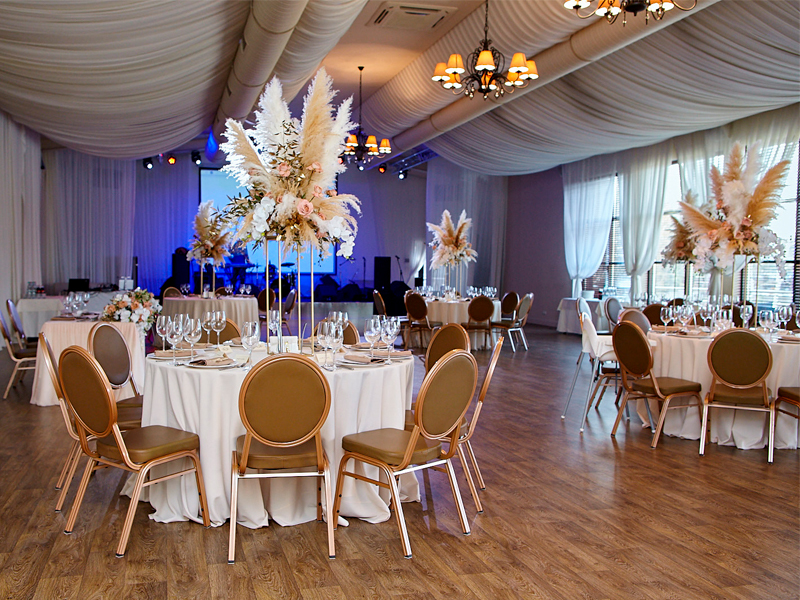 Стул Laval Gold с обивкой из горчичного бархата