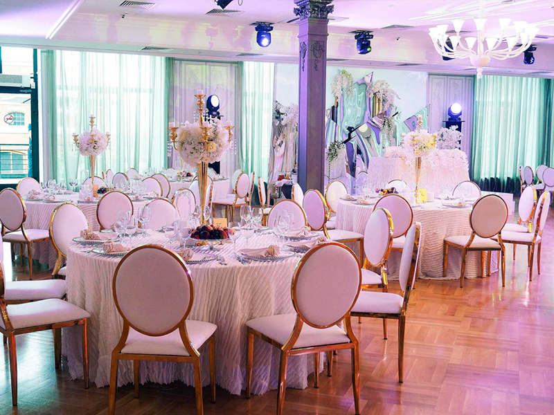 Стул Laval Gold с обивкой из розового бархата