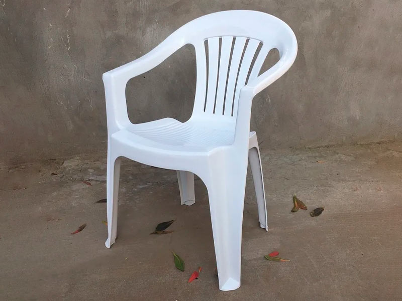 Стул пластик белый