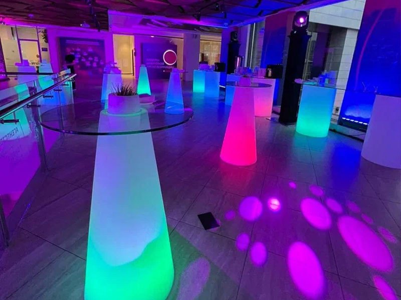 Светящийся коктейльный стол
