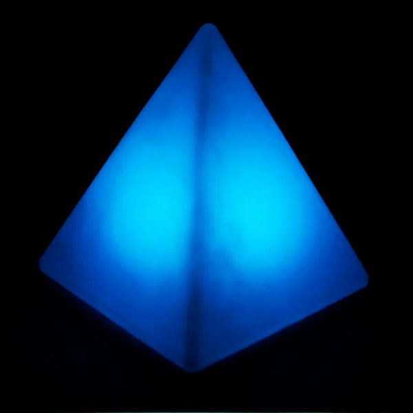 Светящаяся пирамида