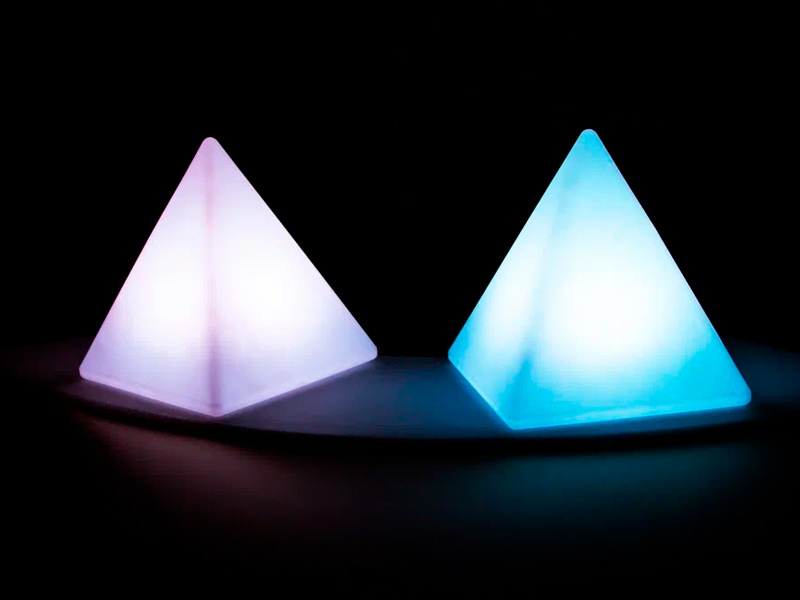Светящаяся пирамида