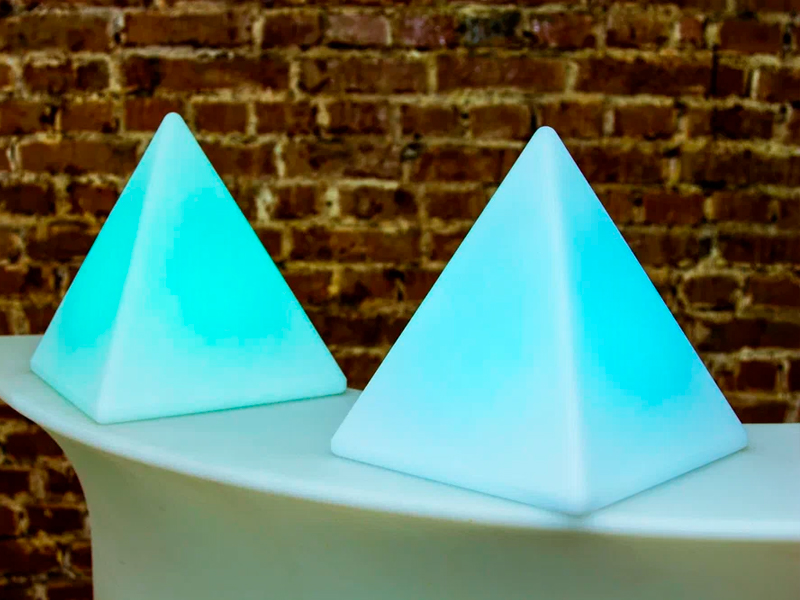 Светящаяся пирамида