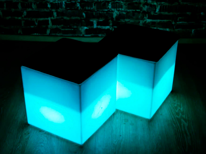 Светящийся пуфик