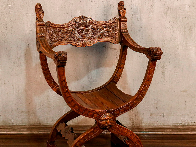 Трон Боярский