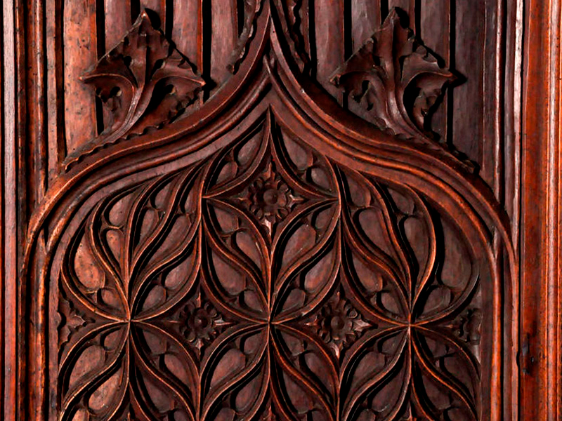 Трон Готический