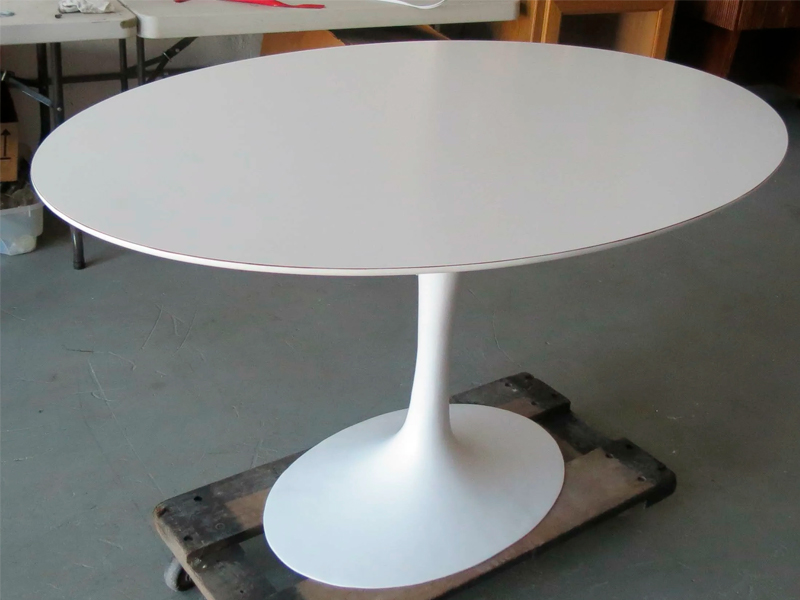 Стол Tulip Oval White