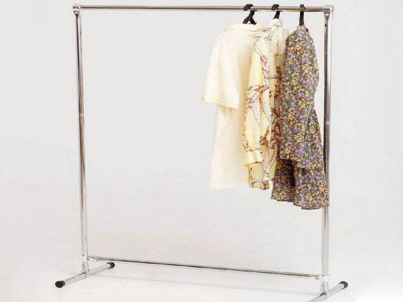 Вешало на колесах Vega