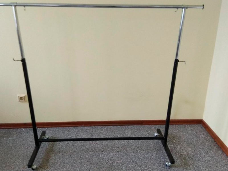 Вешало на колесах Libra