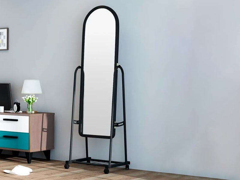 Зеркало напольное на колёсиках