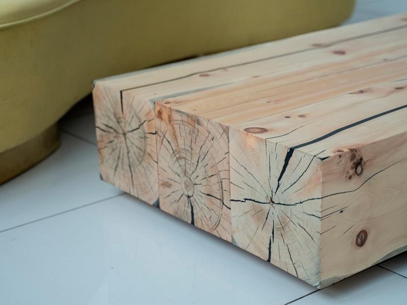Журнальный стол из бруса