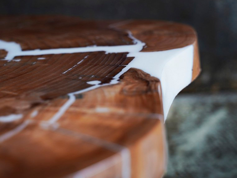 Журнальный стол со столешницей из дуба